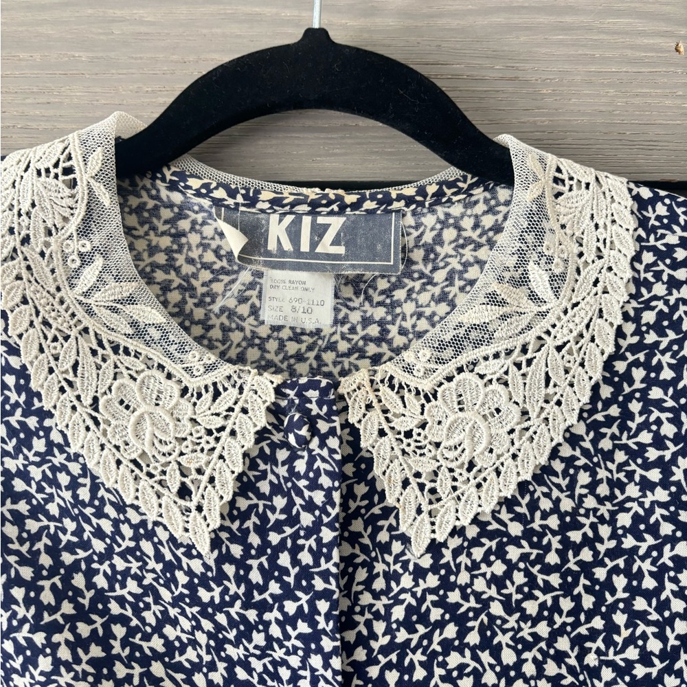 KIZ Navy and Cream Lace Collar Blouse